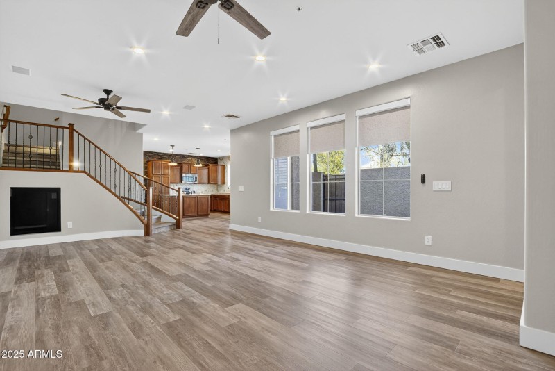 19-web-or-mls-055_a4m_CM