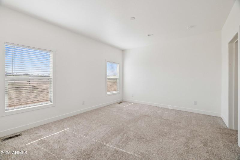 11-web-or-mls-50308-w-wildwood-rd