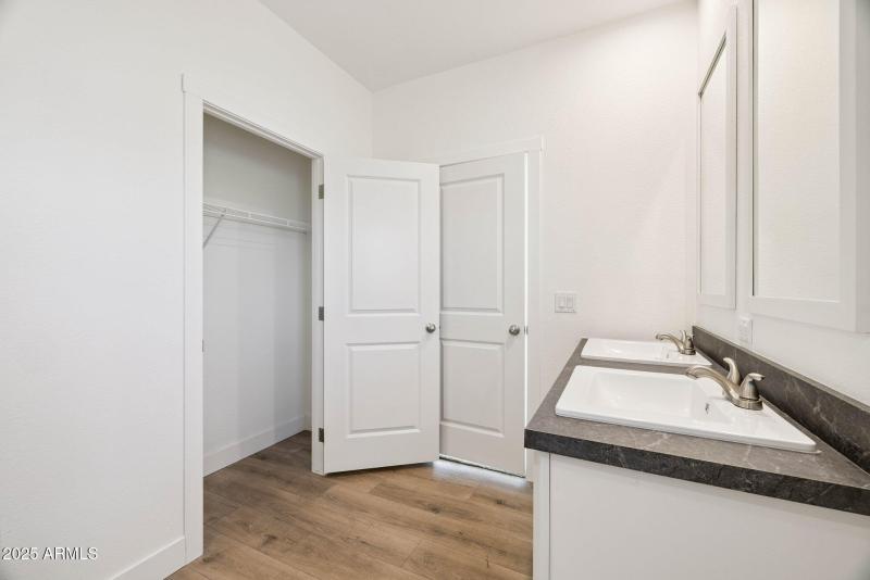 16-web-or-mls-50308-w-wildwood-rd