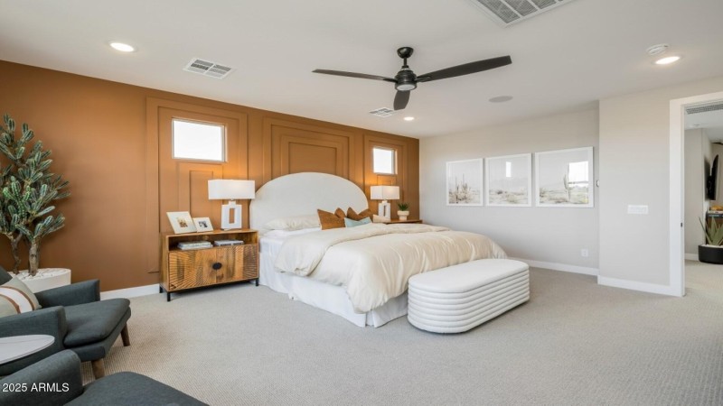 20)owners-bedroom-angled-view