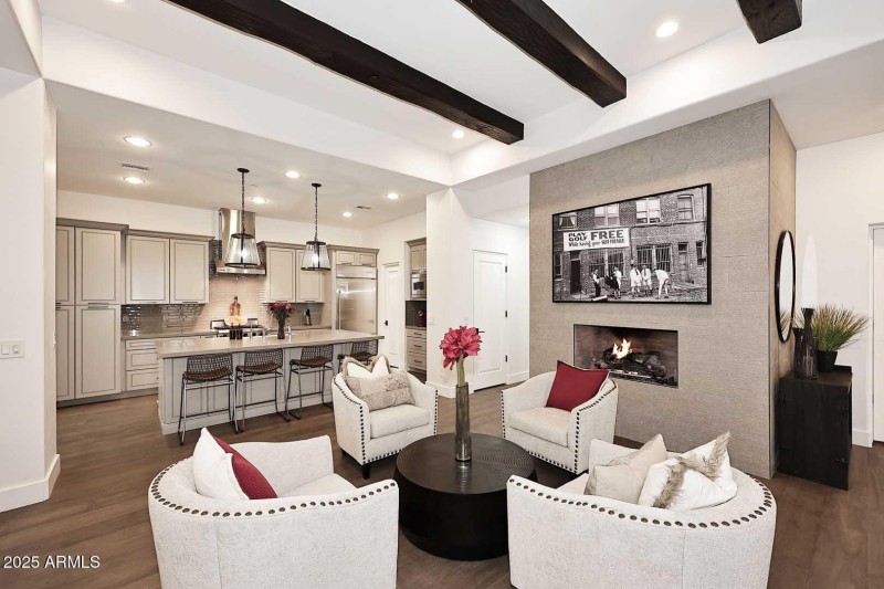 Sitting Room/Kitchen