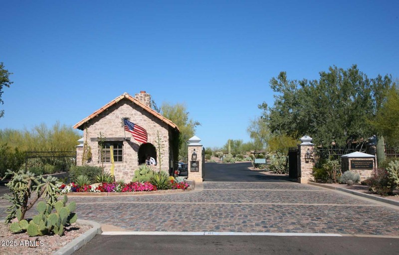 Superstition Mountian-Guard Gate