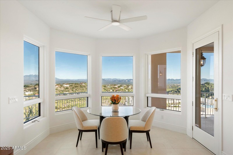 Breakfast Nook with Panoramic Views