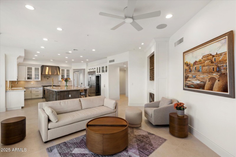 Open Concept Family Room & Kitchen