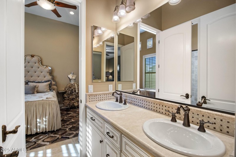 020_Guest Bath to Guest Bd 1