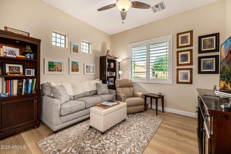 Bedroom 3/Reading Room