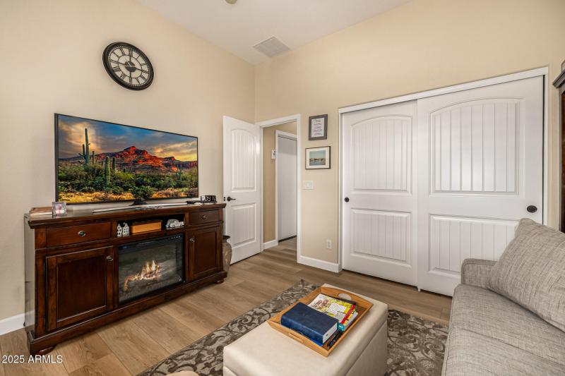 Bedroom 3/Reading Room