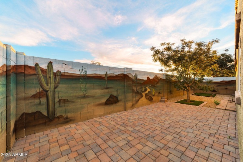 038__1755 E Mesquite Ave