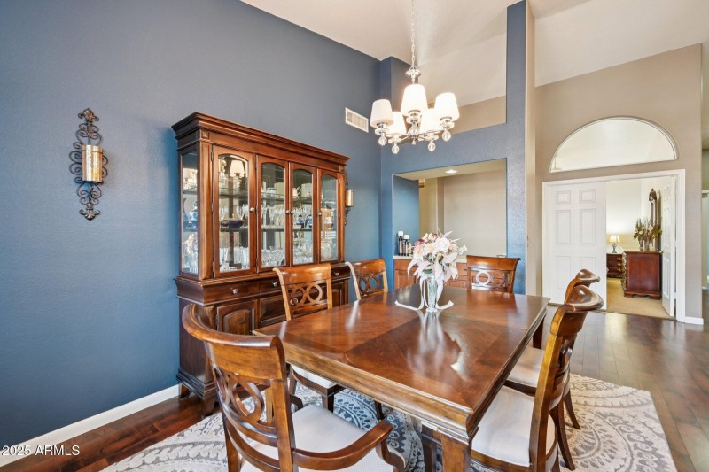 8-web-or-mls-E Briarwood Ter-S2711-010