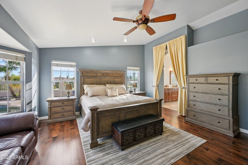 18-web-or-mls-E Briarwood Ter-S2711-030