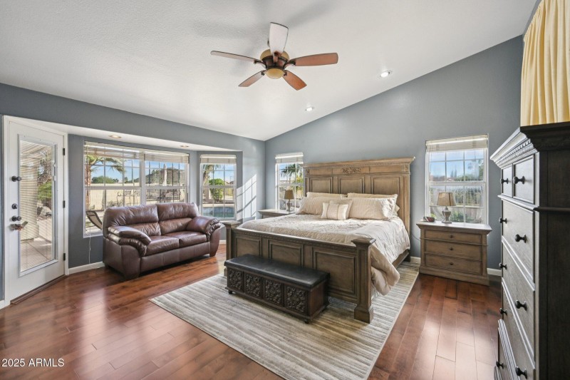 19-web-or-mls-E Briarwood Ter-S2711-031