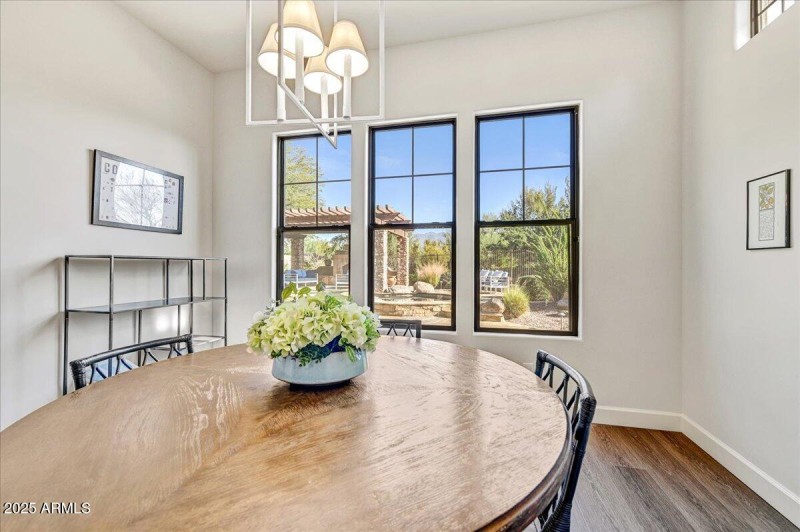 14-Casual Dining Sitting