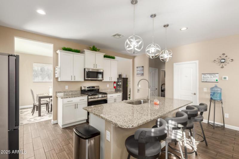 30213 W Fairmount Ave