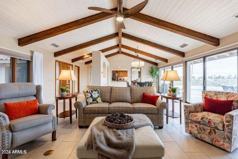 Spacious Living area