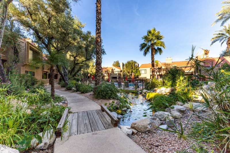 5122 E Shea Blvd 2097