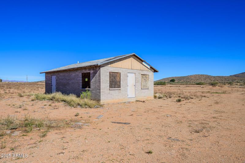 018 - 2909 E. Country Club Drive