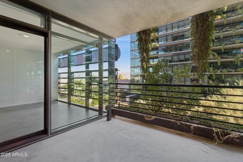 Spacious Covered Patio