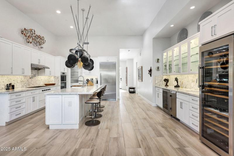 Kitchen/Wine Bar