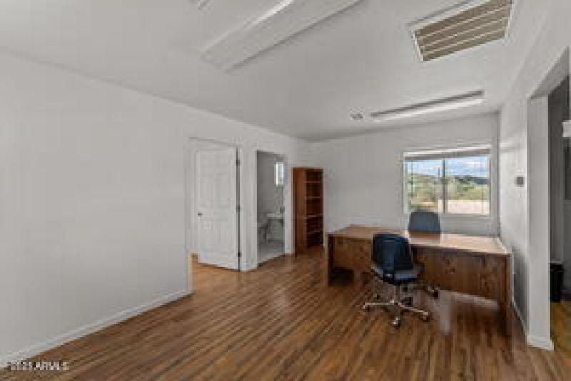 thumbnail-019aef72-5b9b-710c-af76-0a54f2