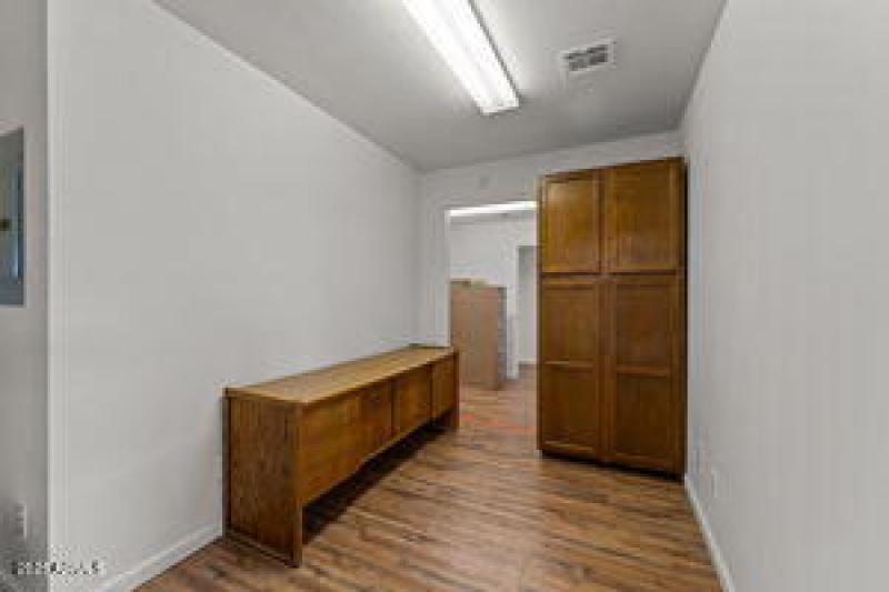 thumbnail-019aef72-5d3b-73fb-bf3f-d4c150