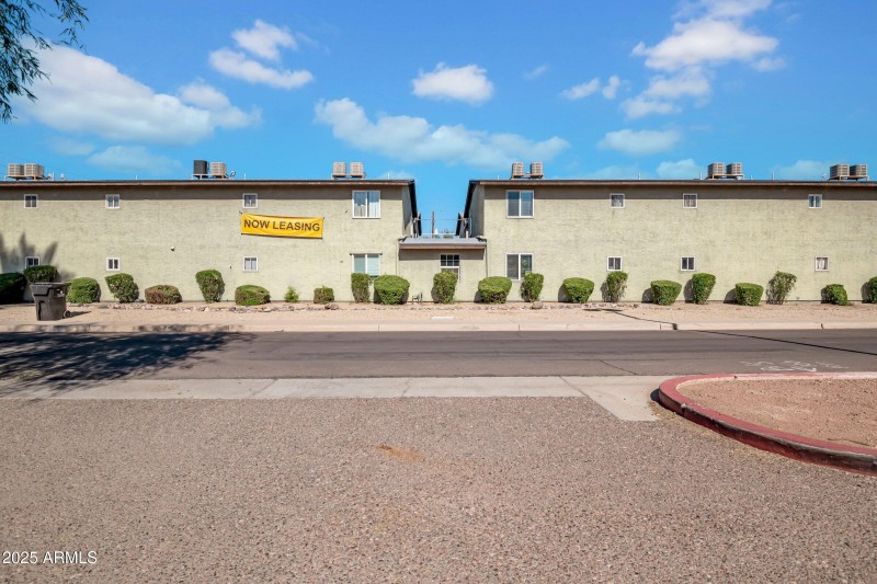 5-custom-2234 W Hazelwood St-5