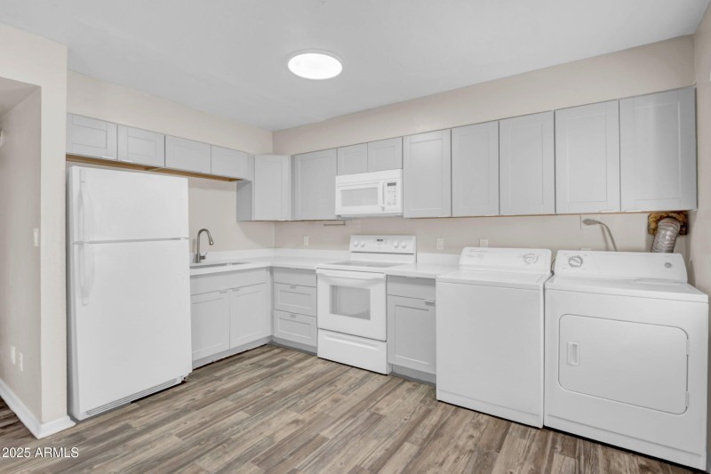 13-custom-1253 W Pierce St-13