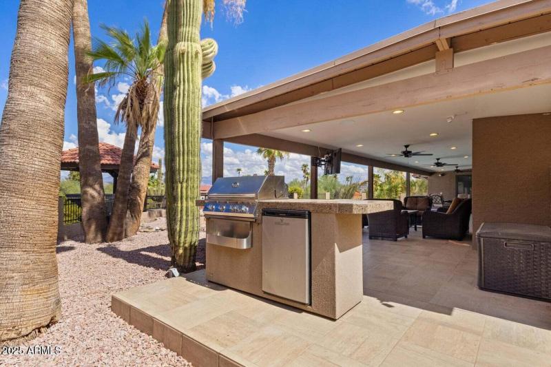 10626 N Indian Wells DR