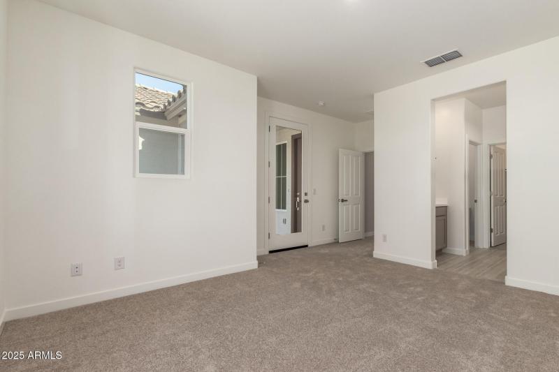 2nd Master Suite-Separate Enterance