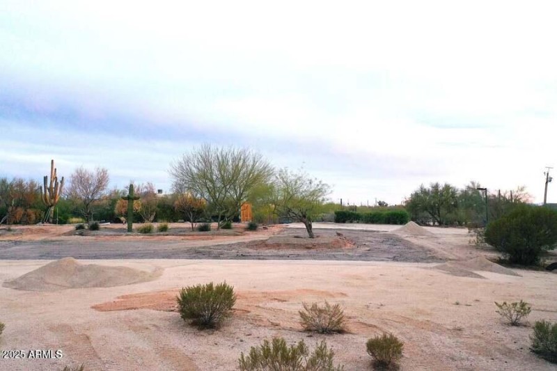 6107-e-lone-mountain-2