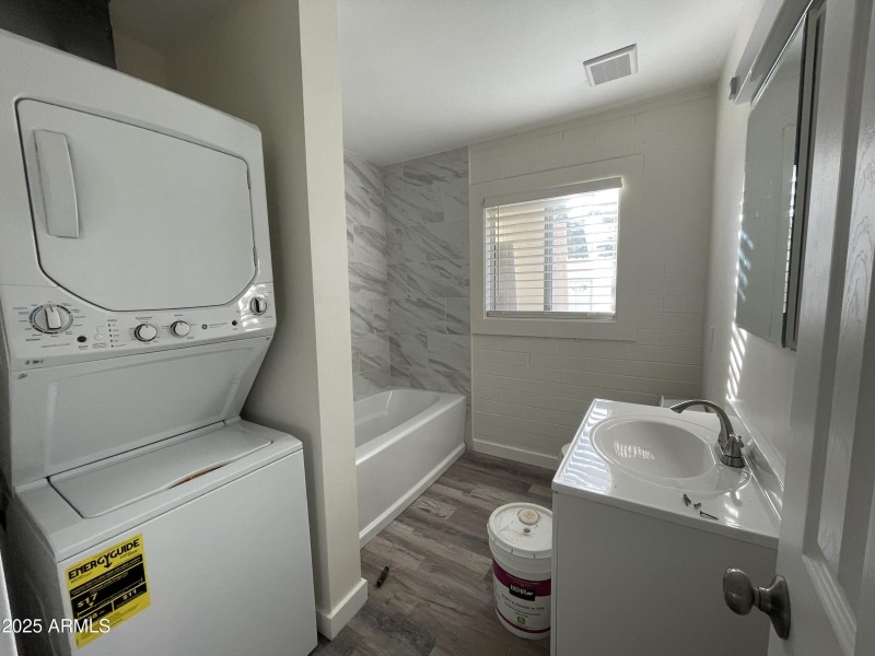 Unit 5 Bathroom/Laundry