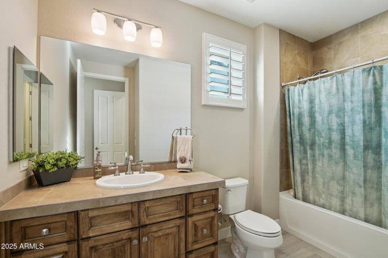 16-web-or-mls-W Berkeley Rd-S1712-016