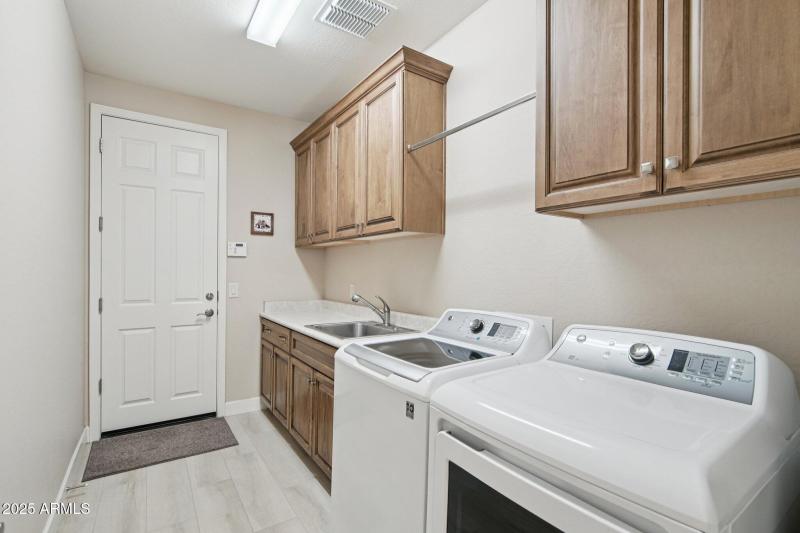 25-web-or-mls-W Berkeley Rd-S1712-025