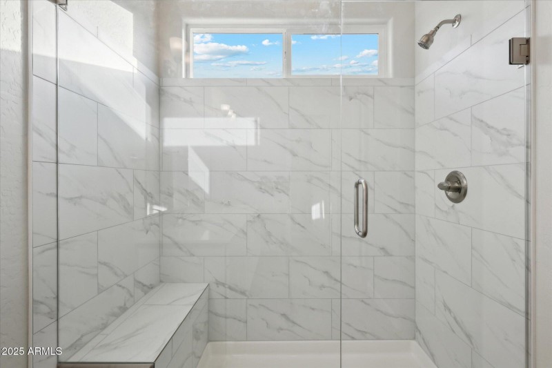 1,658 Master Bath 1 - 192