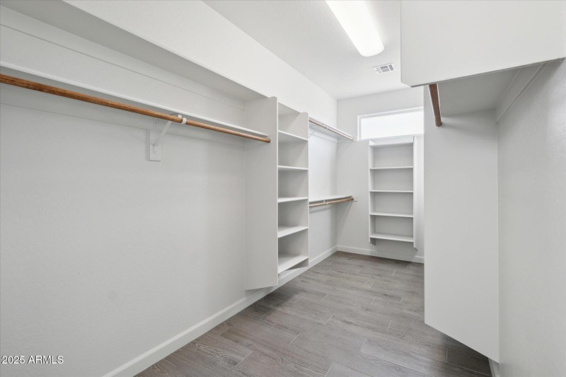 1,658 Master Closet - 192