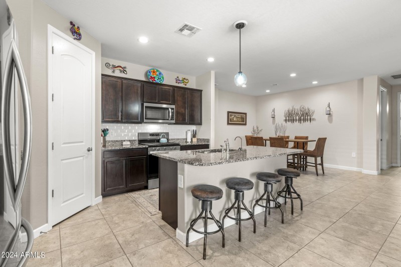 10-web-or-mls-37750-w-san-alvarez-ave