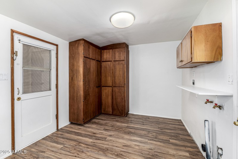 2221 N 71st St Laundry & Pantry