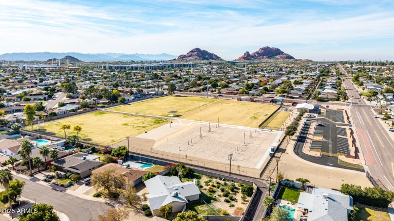 Community Park @ Oak & 68th St