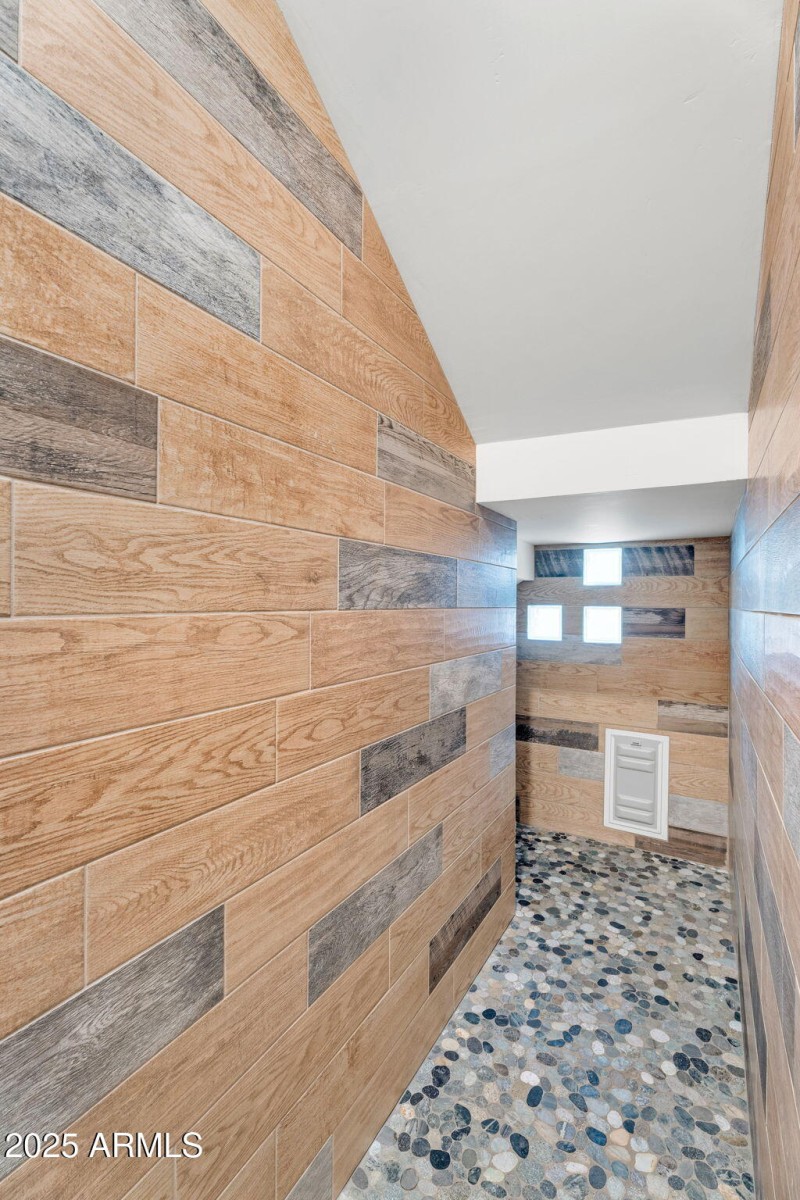 39-web-or-mls-4901 E Amelia Ave-38