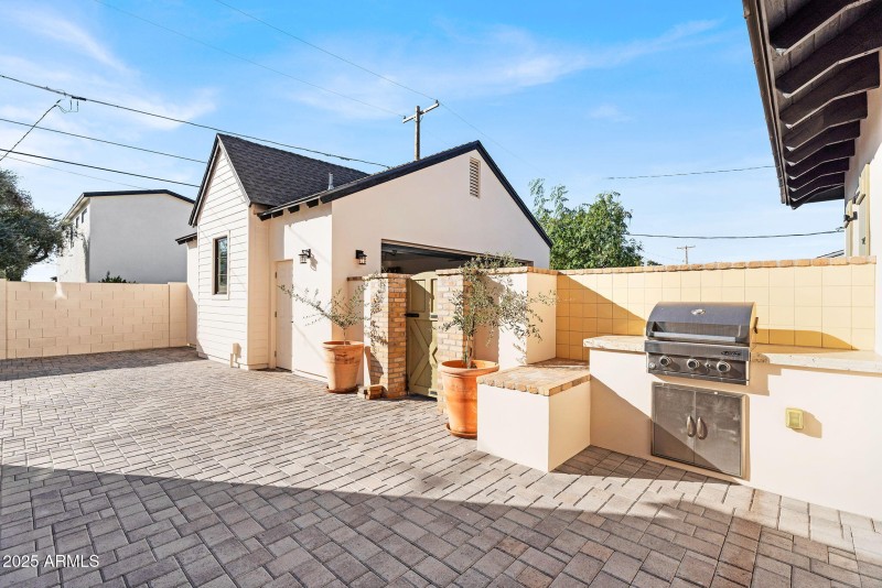 44-web-or-mls-4901 E Amelia Ave-44