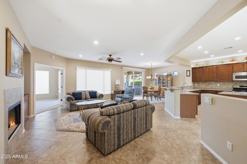 12_dsc_7841_with_fire