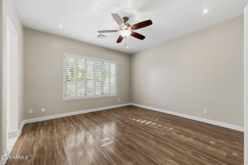 018__2225 W Olive Way