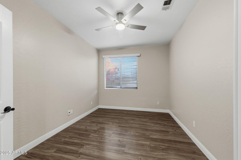 025__2225 W Olive Way