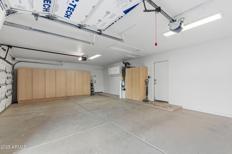 028__2225 W Olive Way