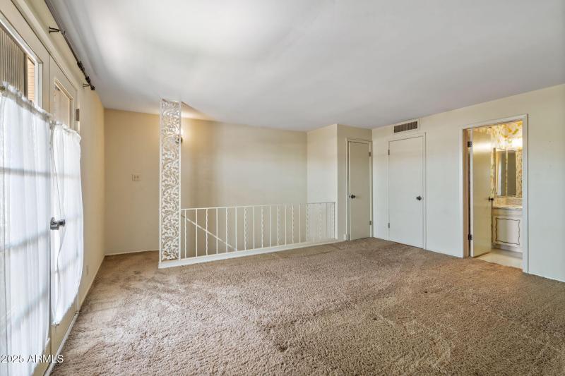 CEDAR CLOSET IN CORNER
