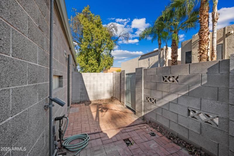 12-1101EBHR8-ocupix-