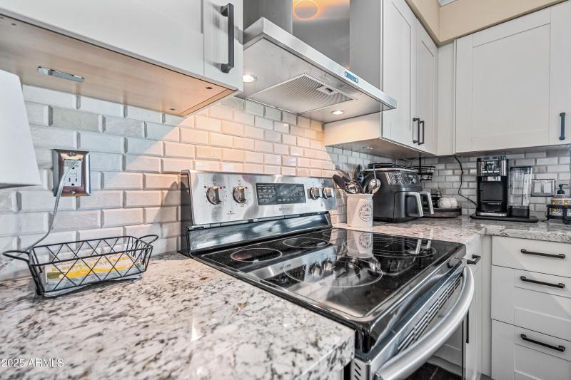 16-5972N83rdS-ocupix-