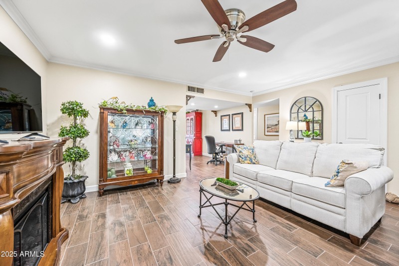 9-5972N83rdS-ocupix-