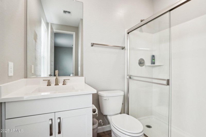 21-web-or-mls-E Muriel Dr-S0409-019