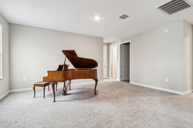 22-web-or-mls-E Muriel Dr-S0409-020