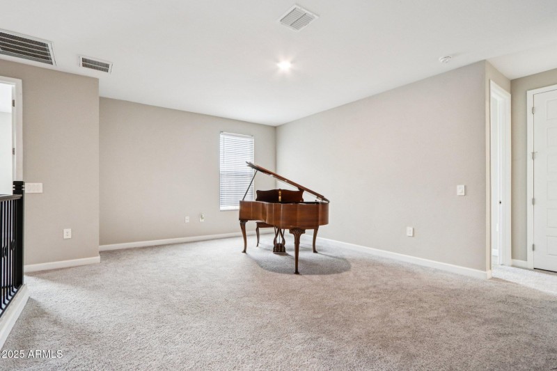 23-web-or-mls-E Muriel Dr-S0409-021